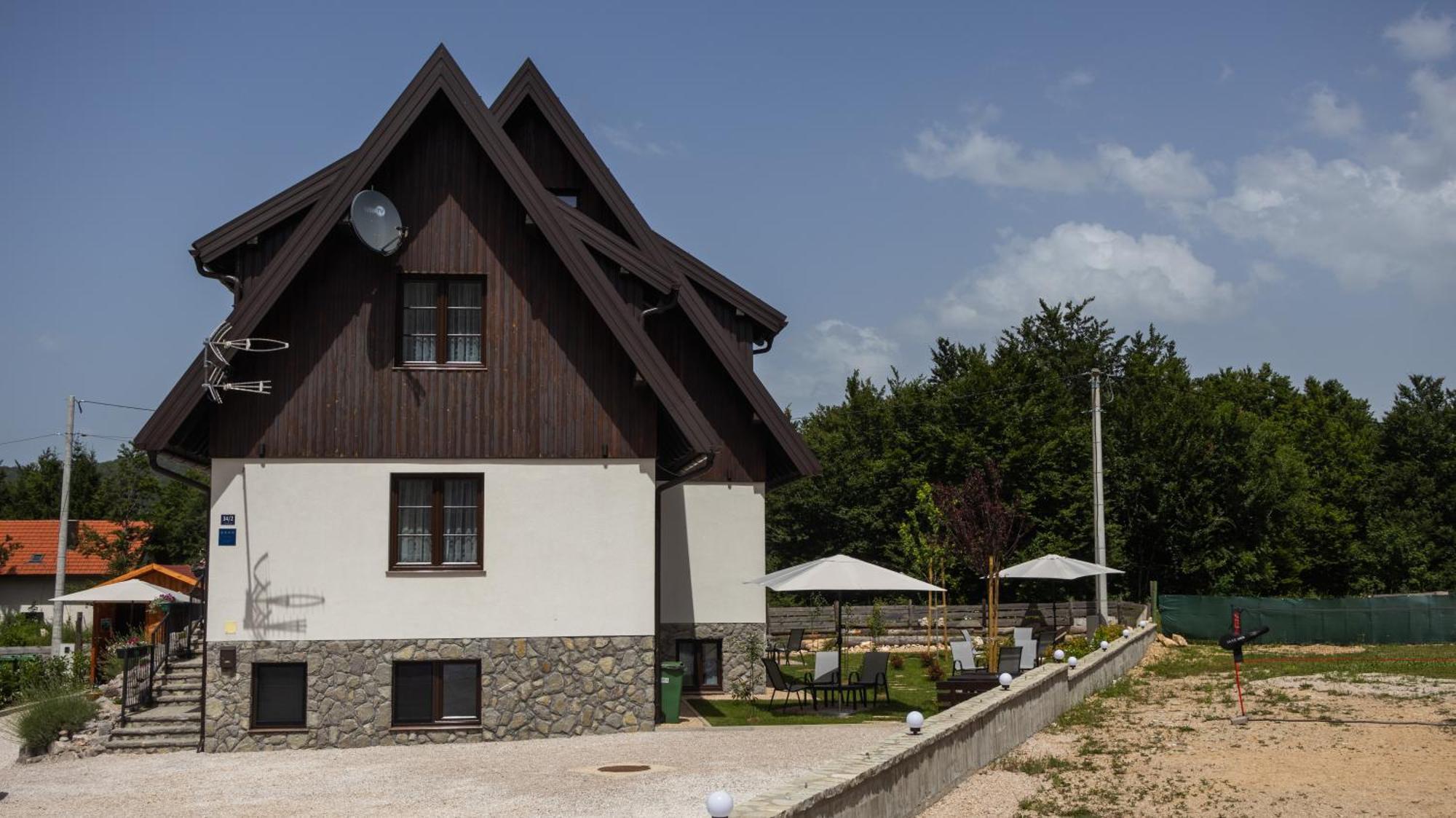 Plitvicka Kuca M - Holiday Lodge พลิตวิชกา เยเซรา ภายนอก รูปภาพ