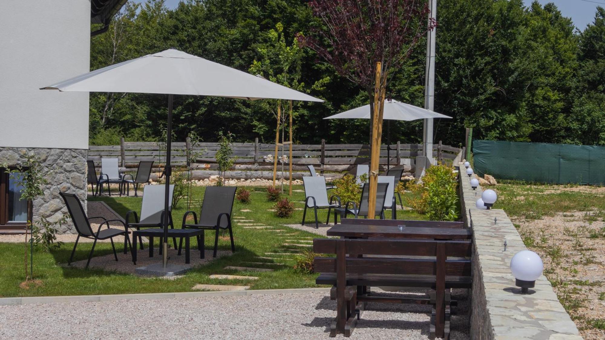 Plitvicka Kuca M - Holiday Lodge พลิตวิชกา เยเซรา ภายนอก รูปภาพ